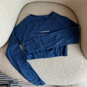Alphalete Amplify Long Sleeve Cropped Workout Top
